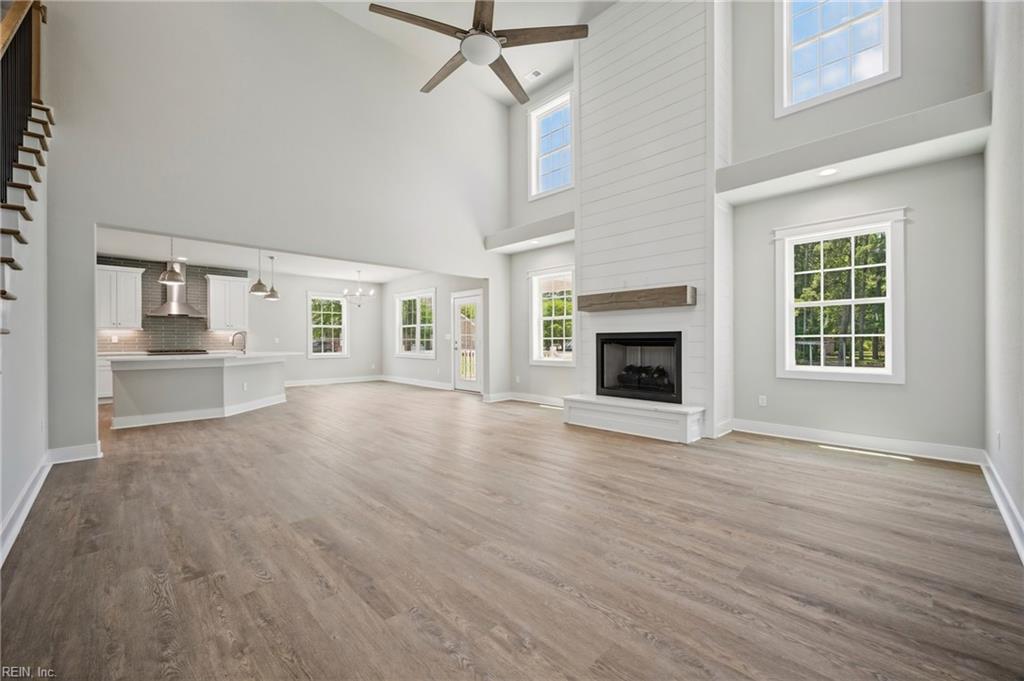 403 Pointe Vista DR