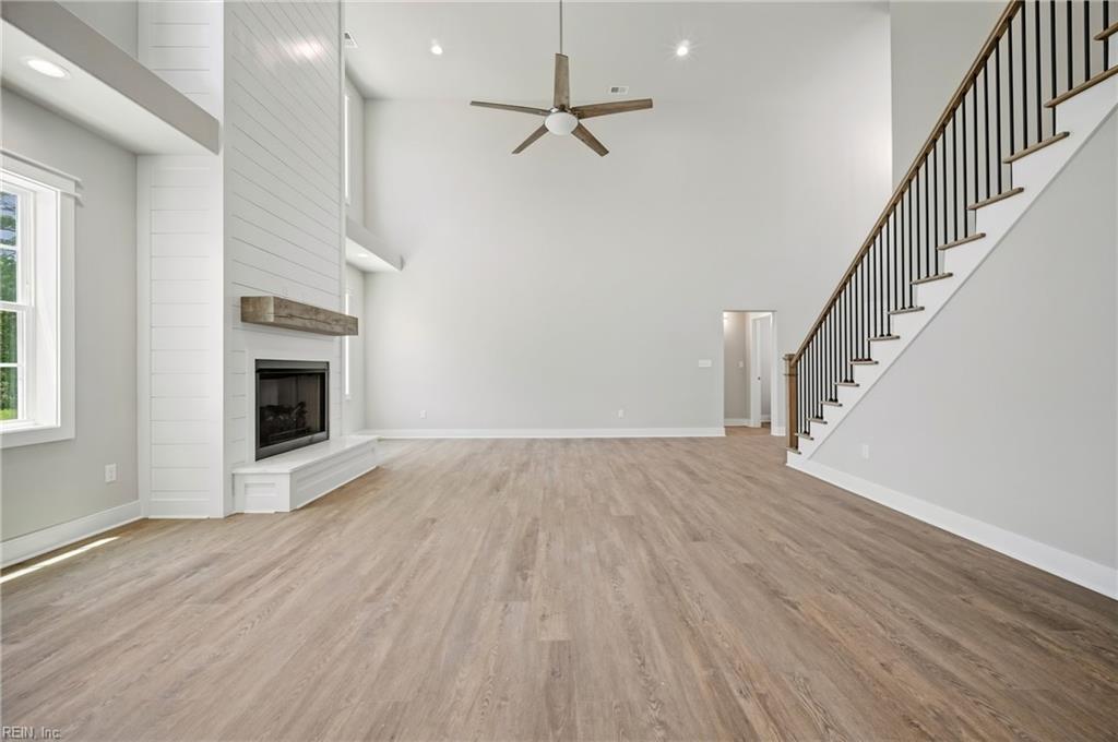 403 Pointe Vista DR
