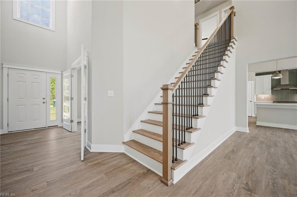 403 Pointe Vista DR