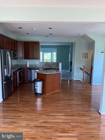 1454 Pangbourne WAY