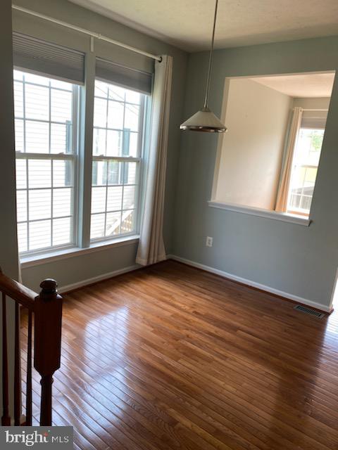 1454 Pangbourne WAY