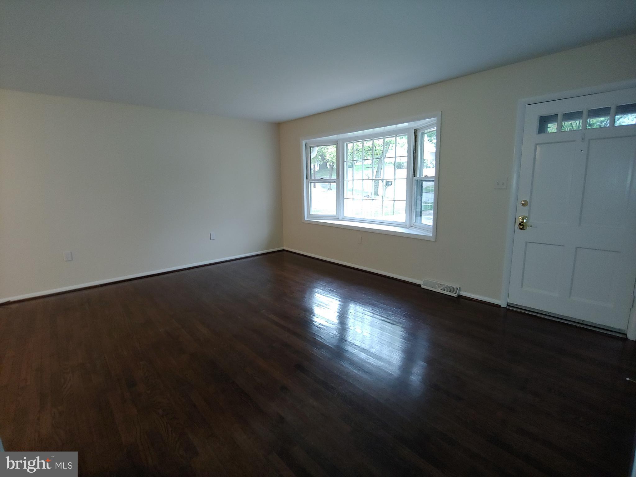 507 Maple Ridge Ln