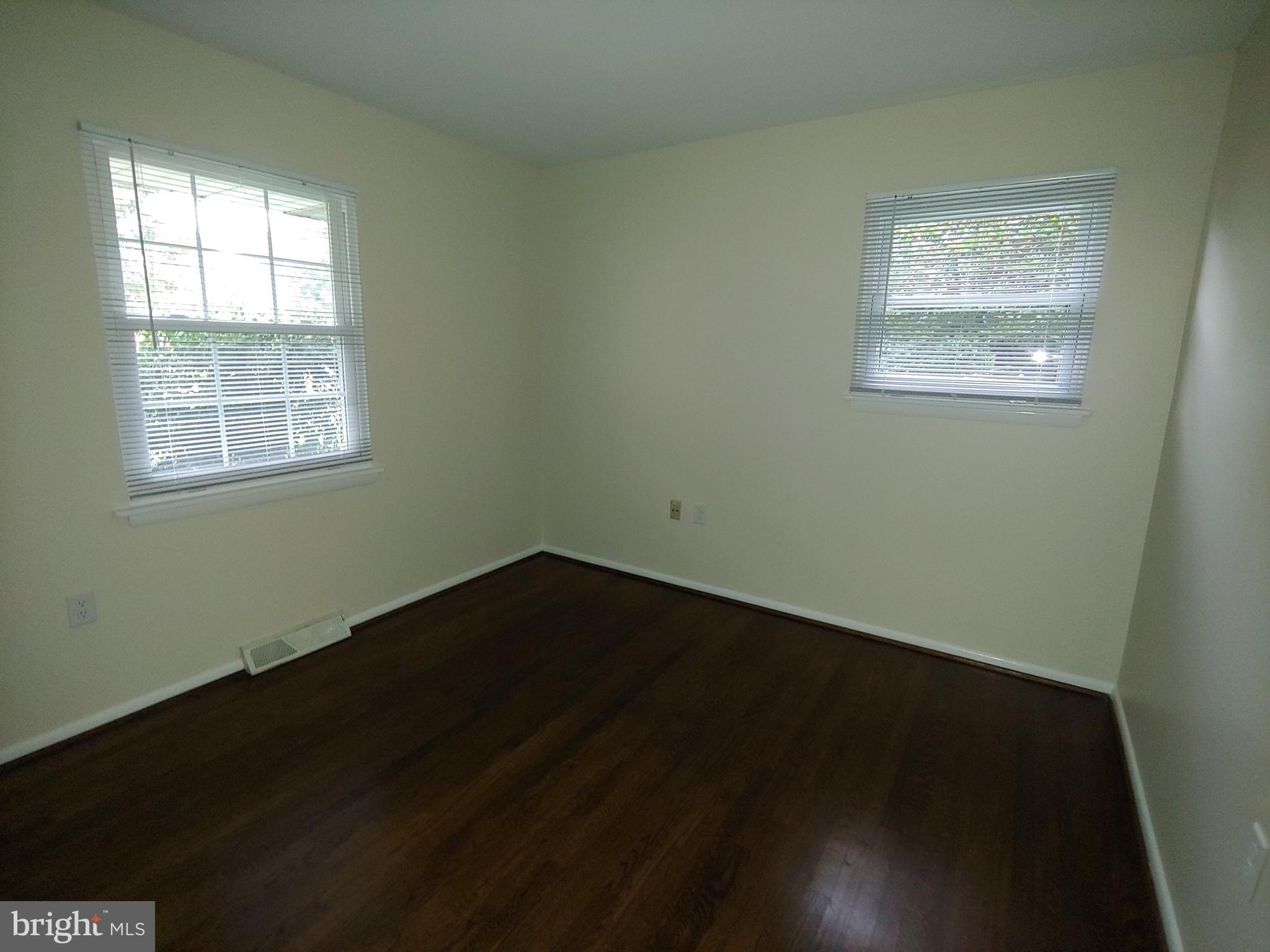 507 Maple Ridge Ln