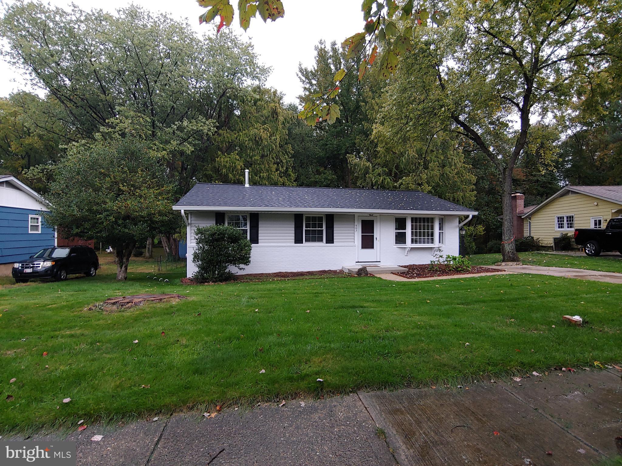 507 Maple Ridge Ln