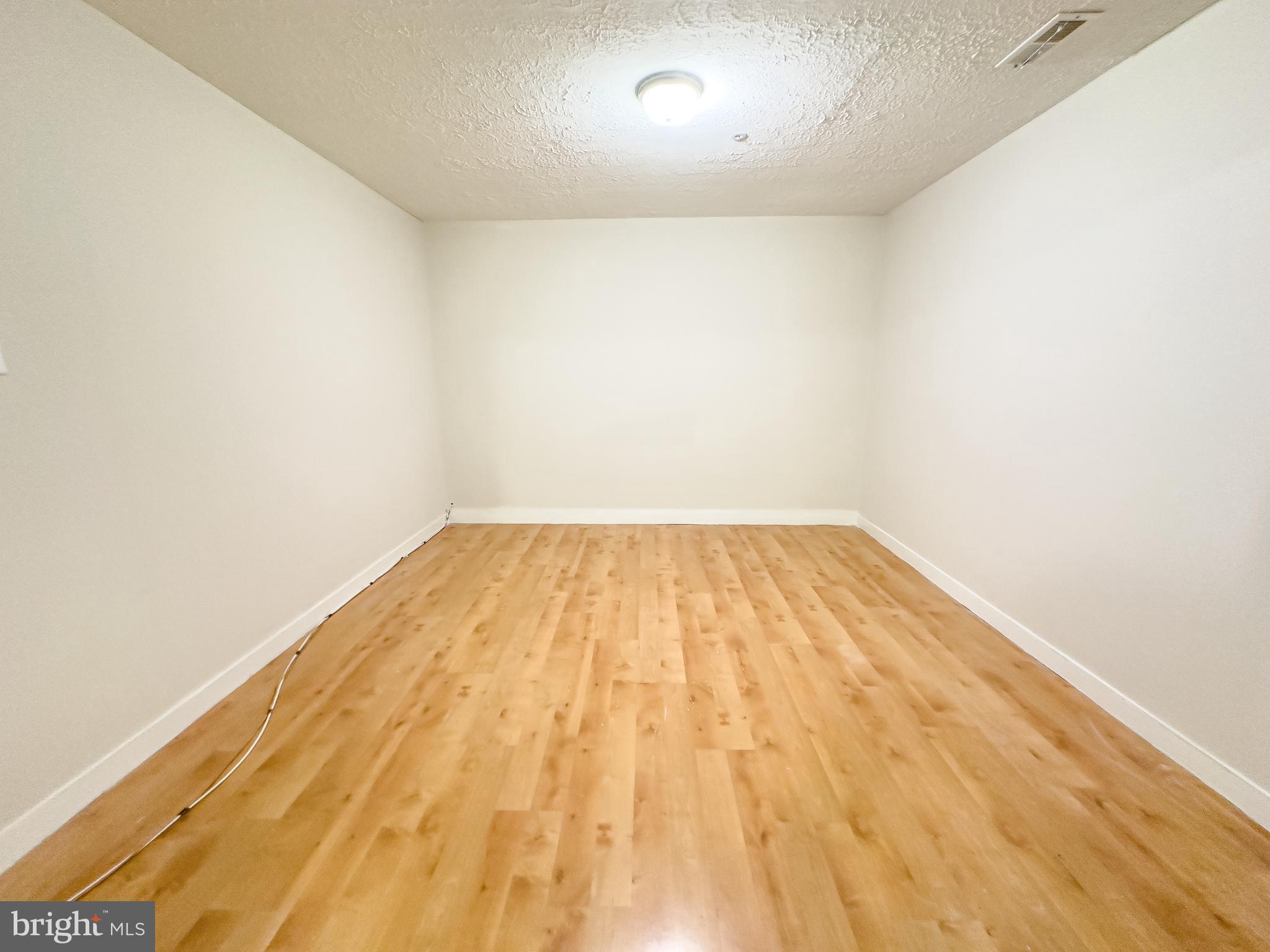 1467 Falcon Nest COURT