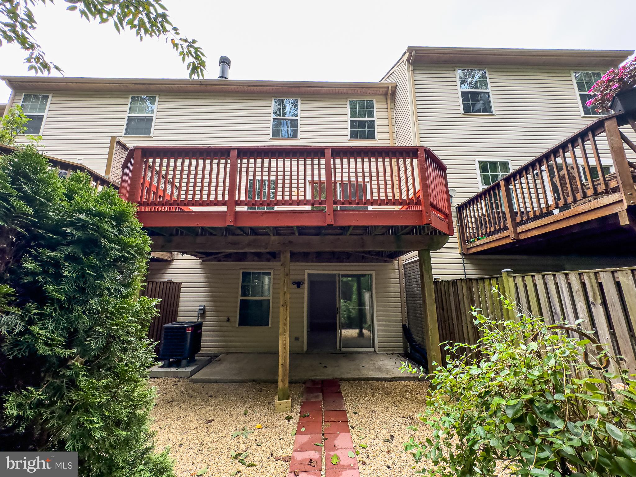1467 Falcon Nest COURT