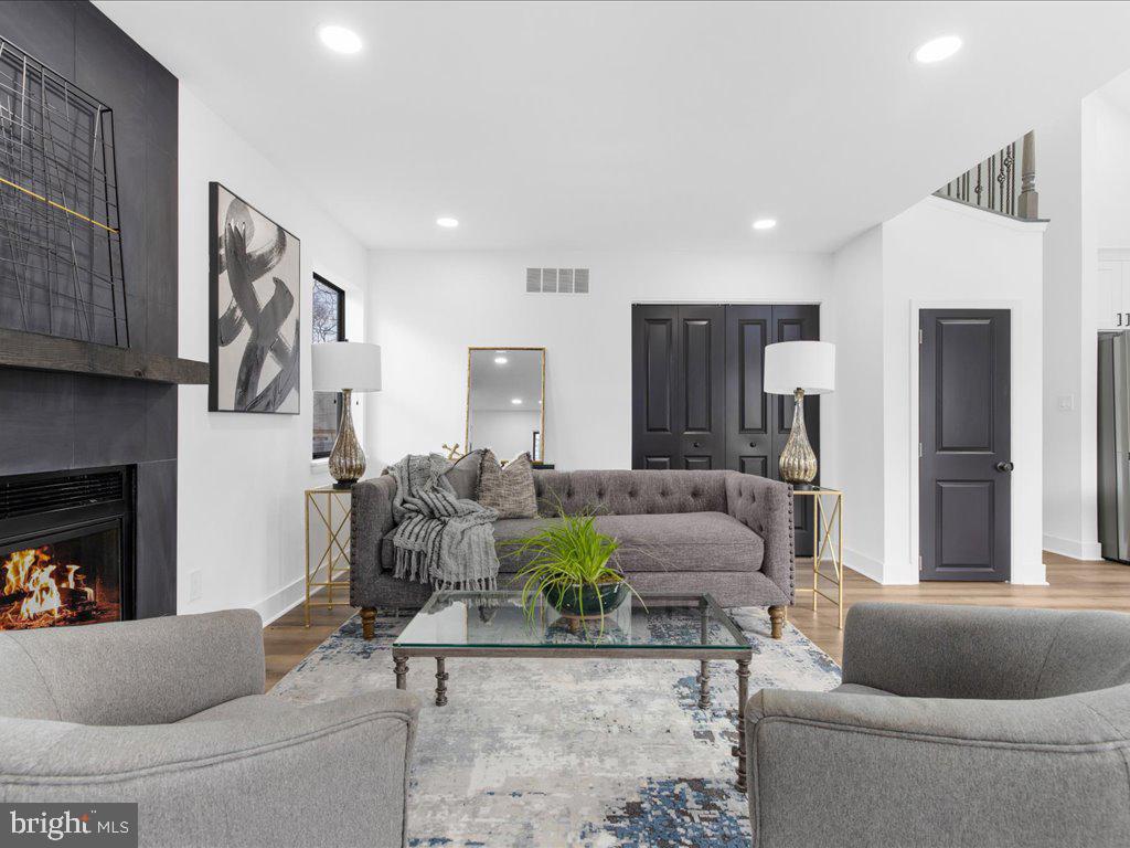 1412 Ellis Rd