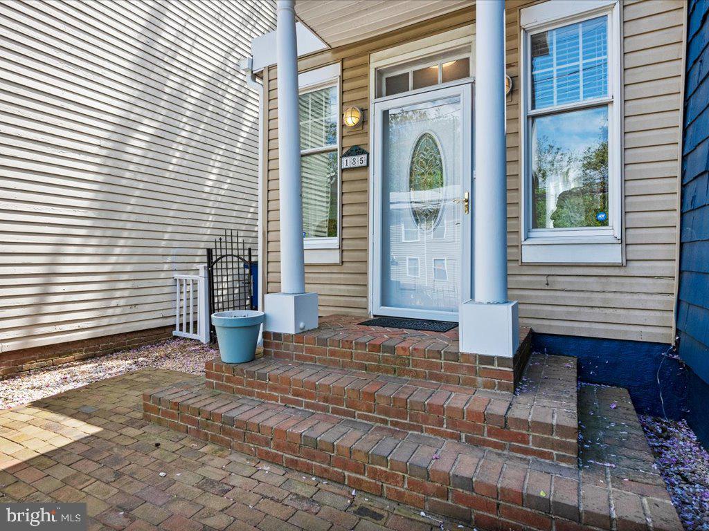 185 Clay St