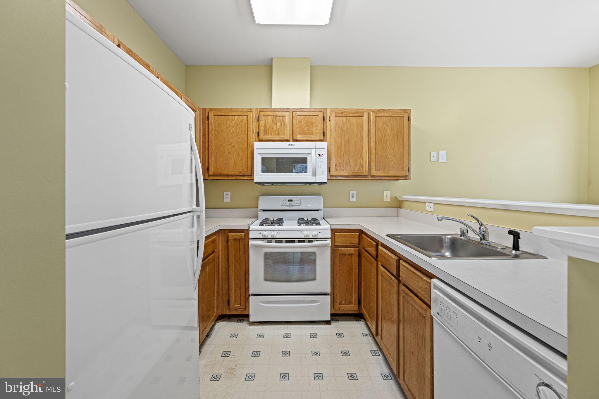 2400 Old Mystic Ct