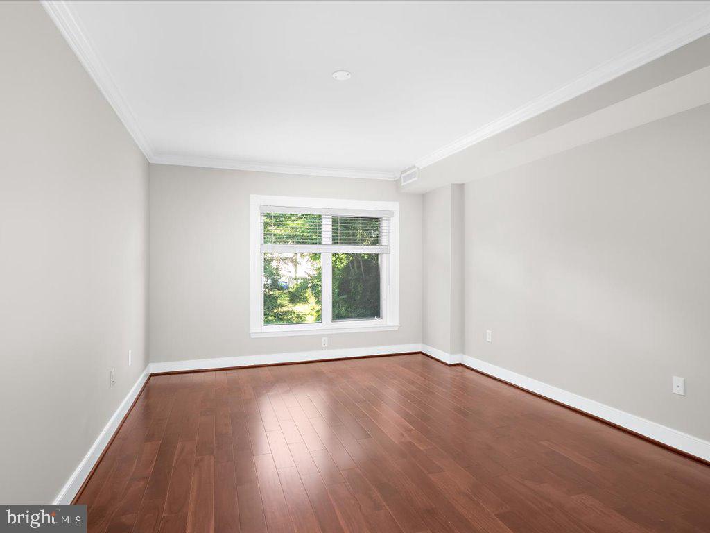 5 PARK PL #307