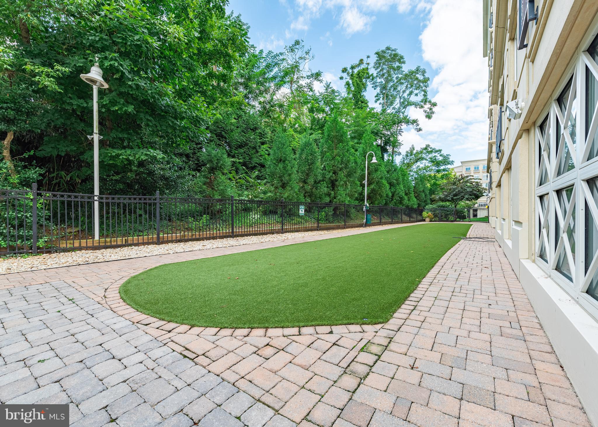 5 PARK PL #307