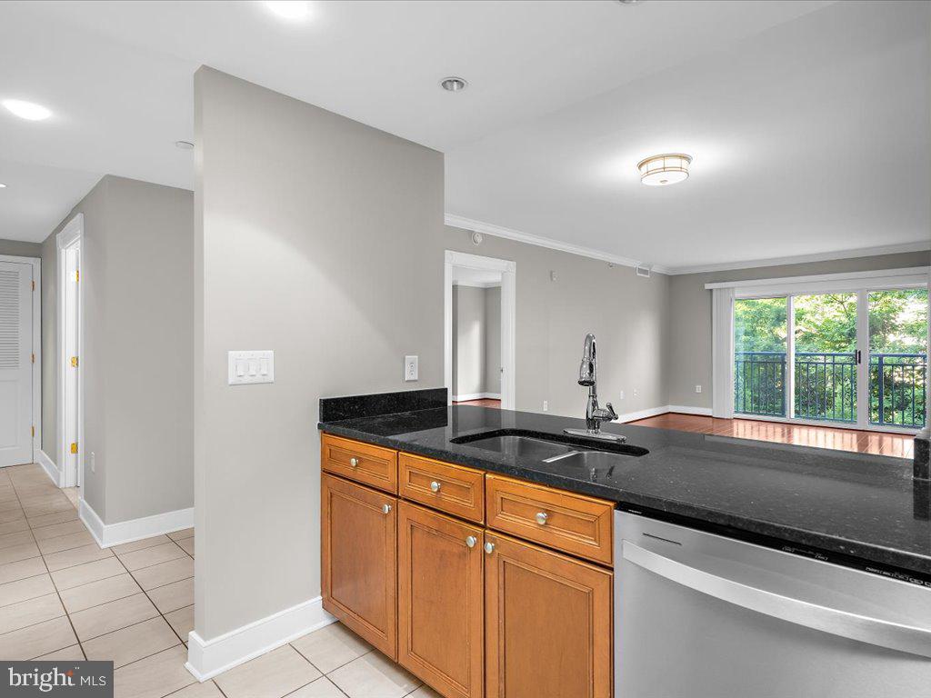 5 PARK PL #307