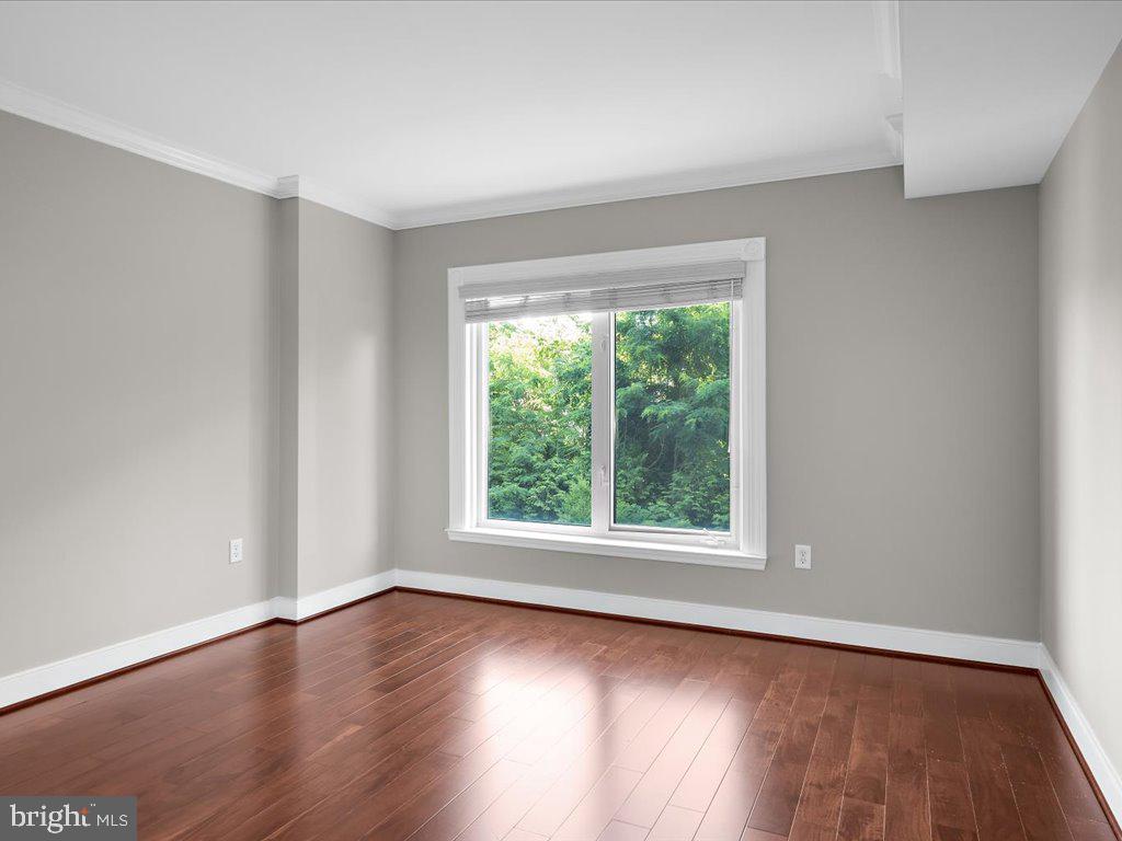 5 PARK PL #307