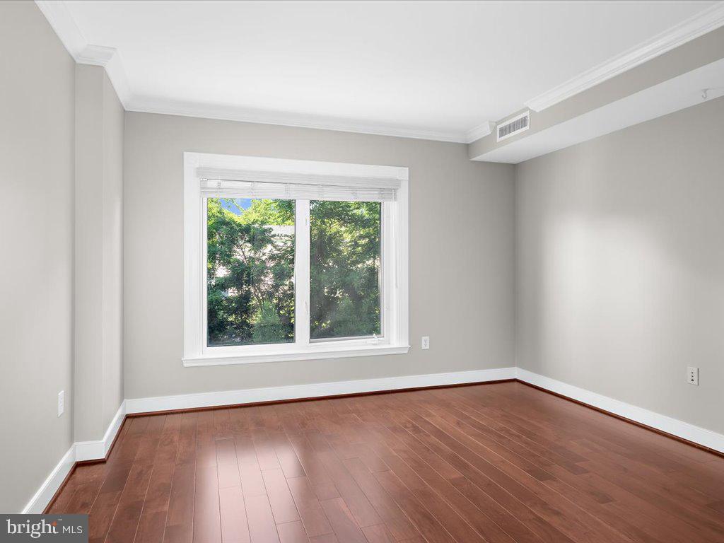 5 PARK PL #307