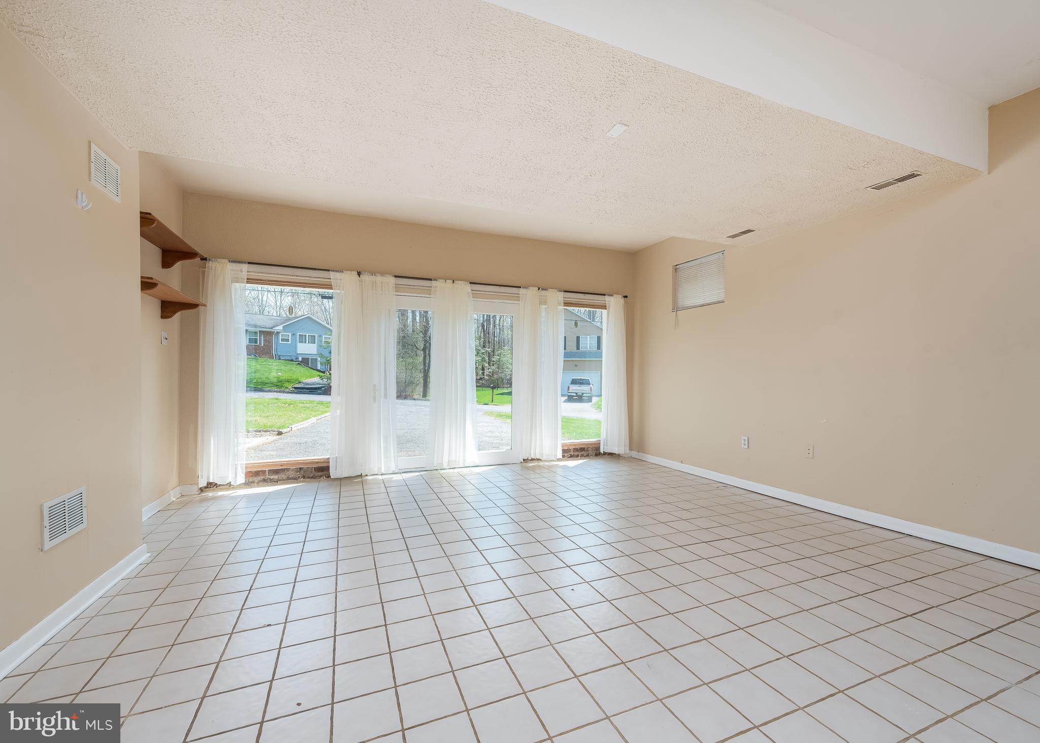 410 HEITZMAN RD