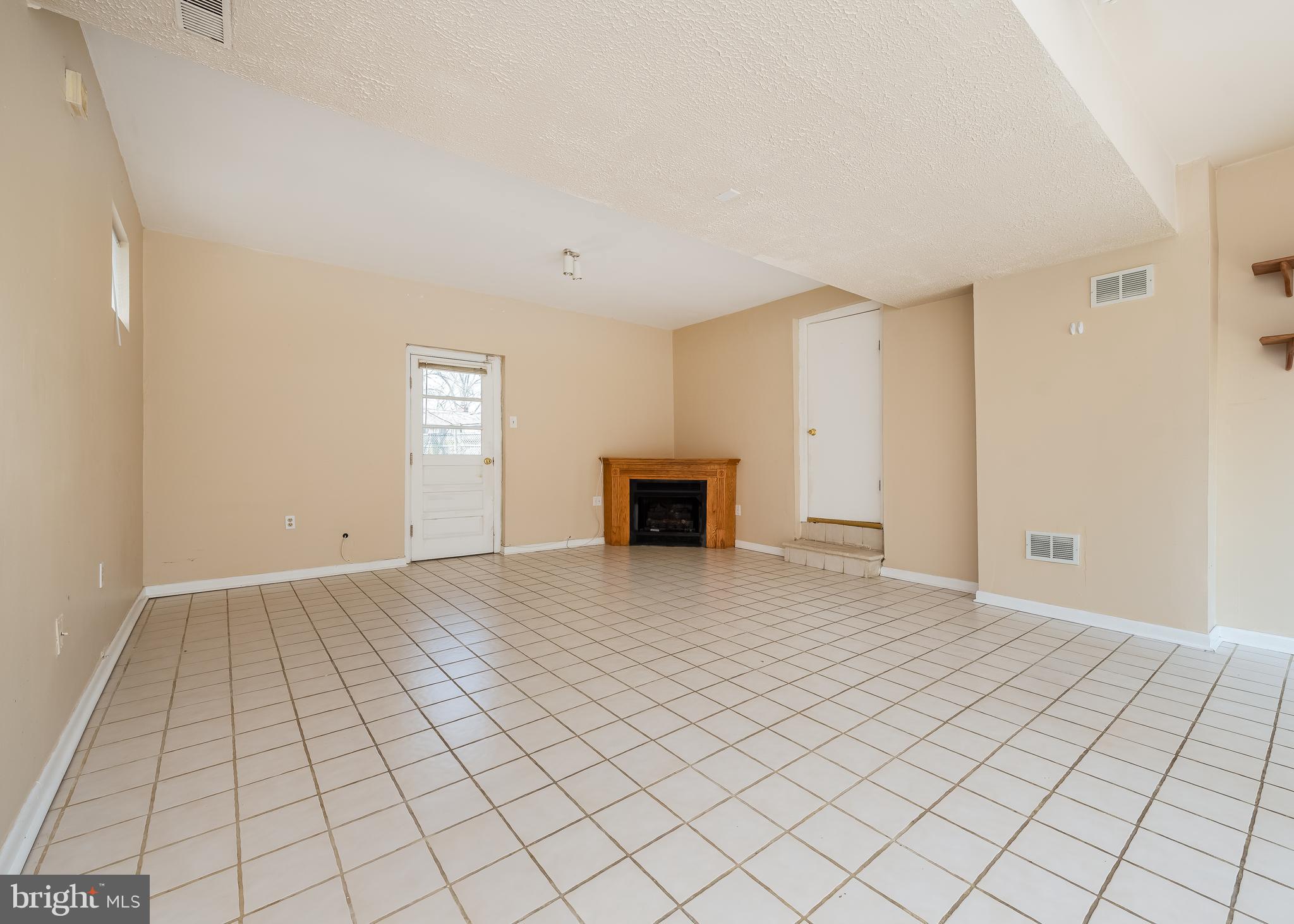 410 HEITZMAN RD