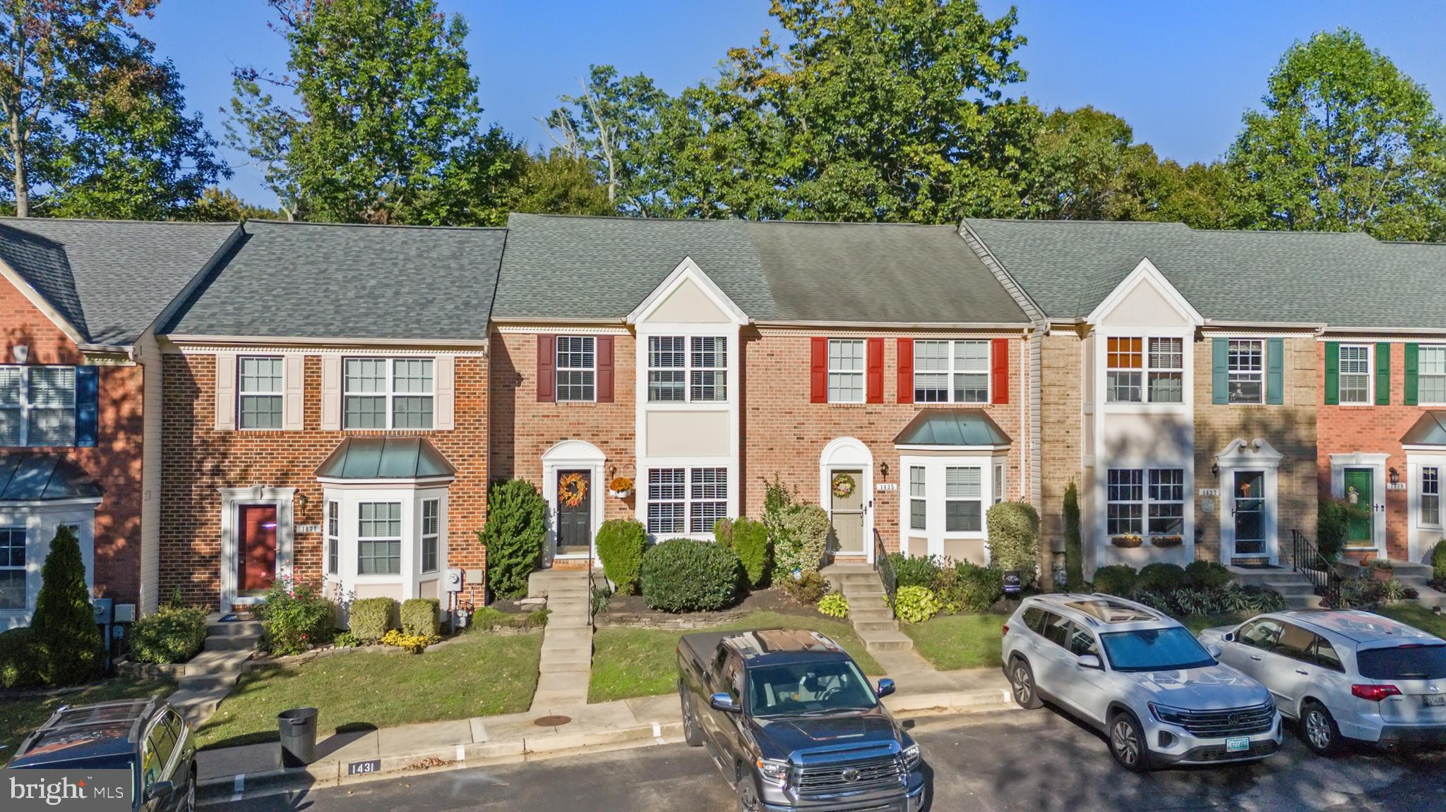 1433 Falcon Nest Ct