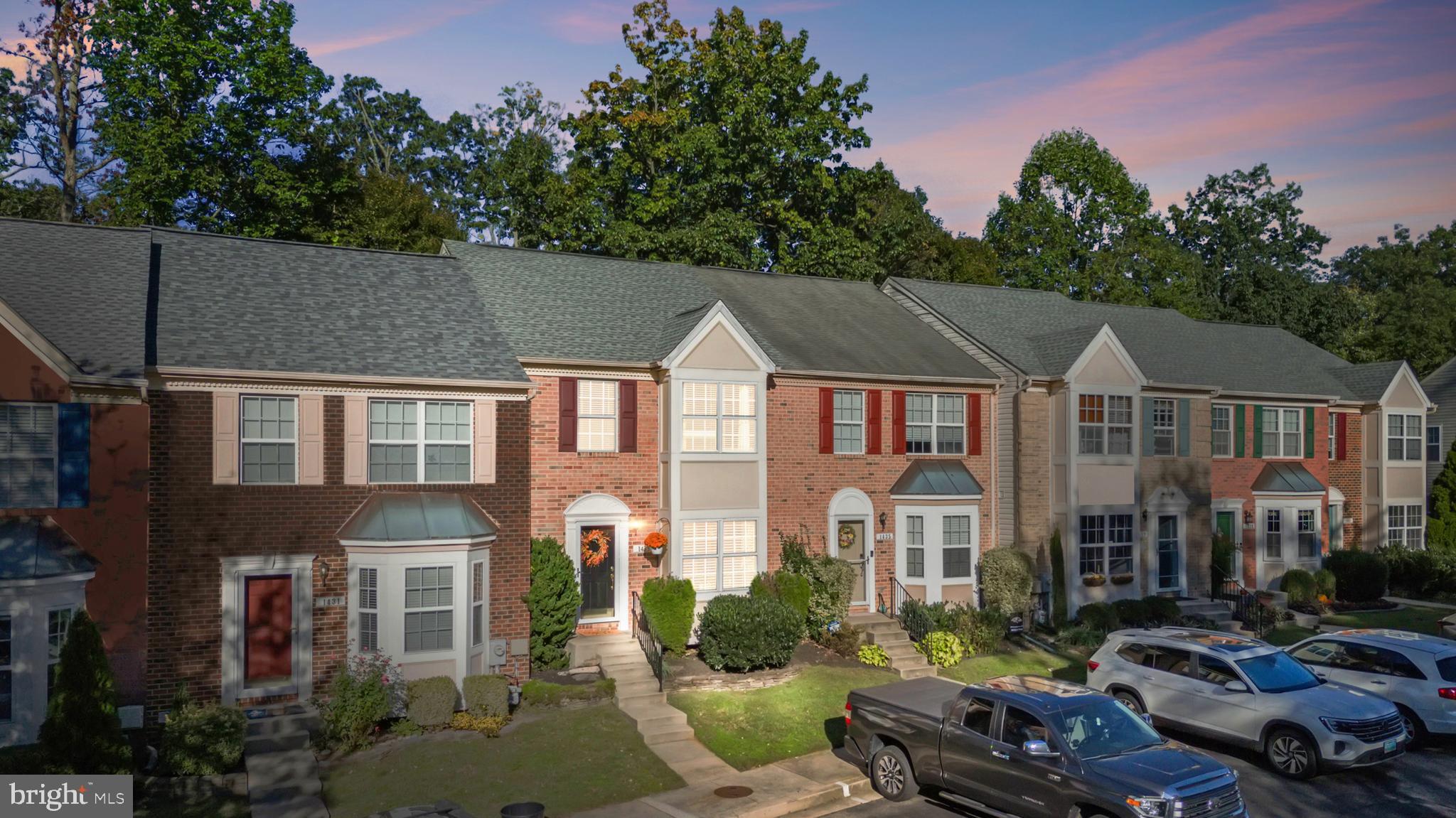 1433 Falcon Nest Ct