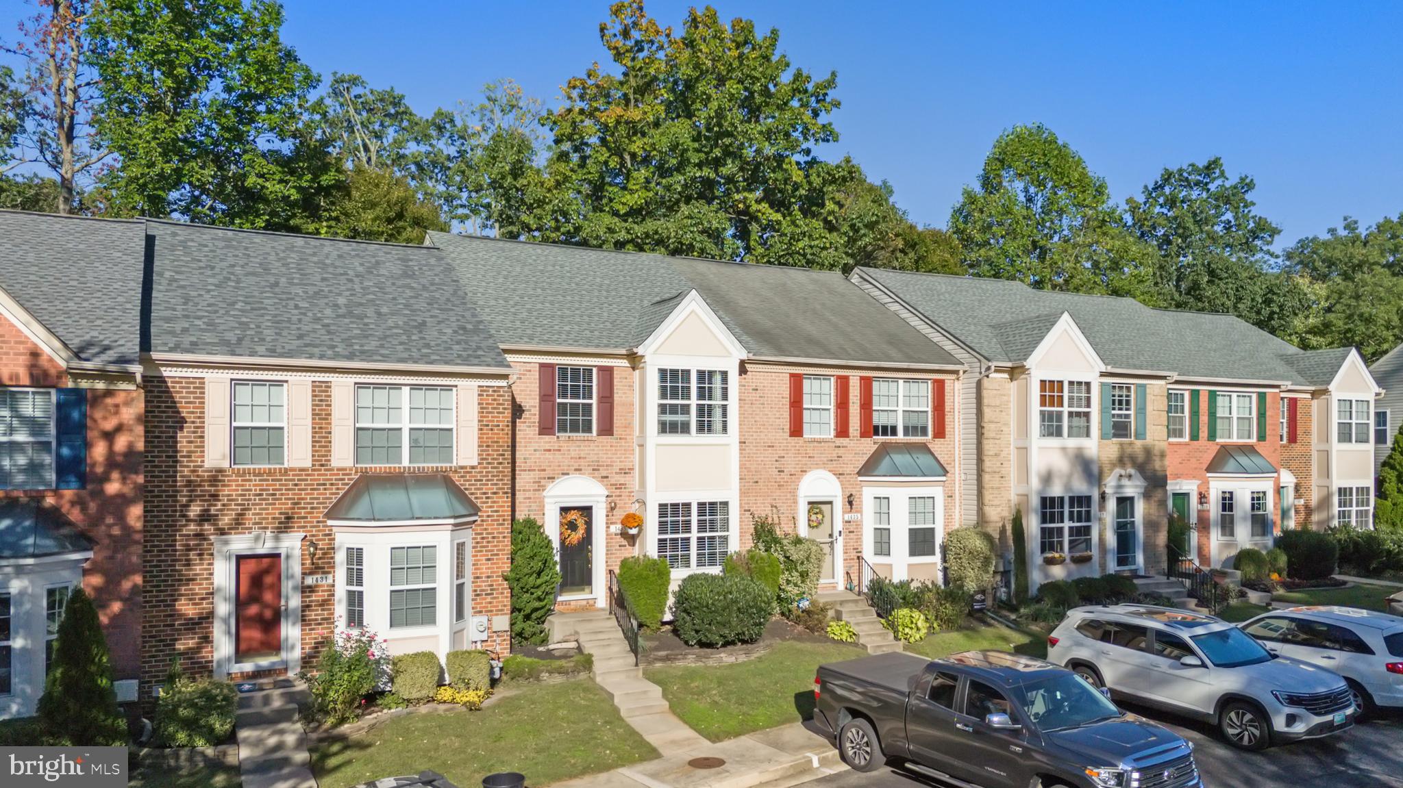 1433 Falcon Nest Ct