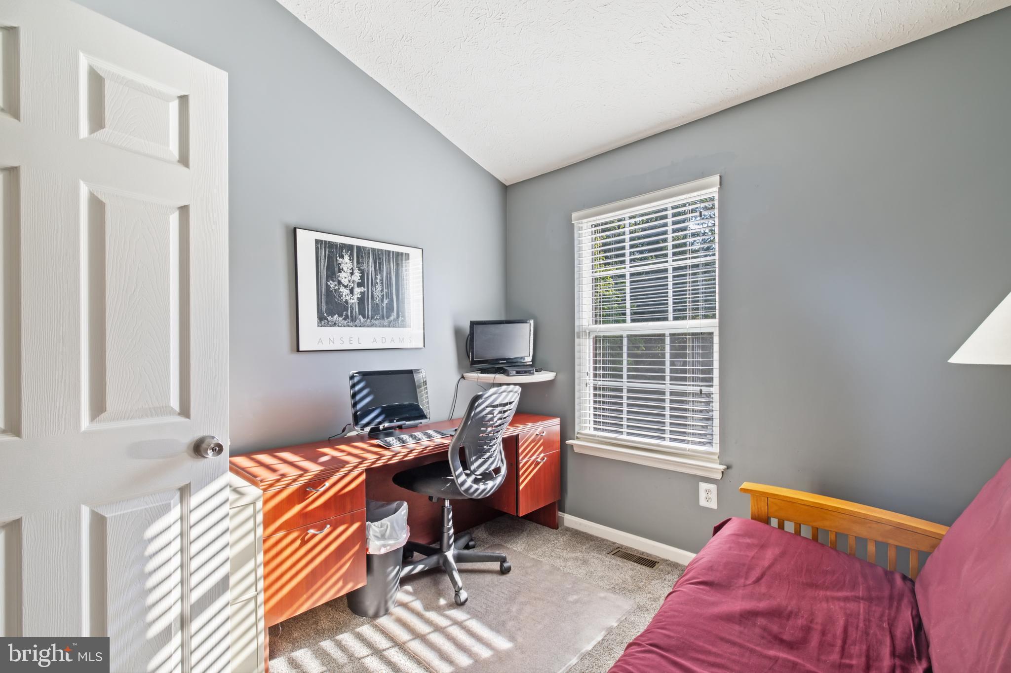 1433 Falcon Nest Ct