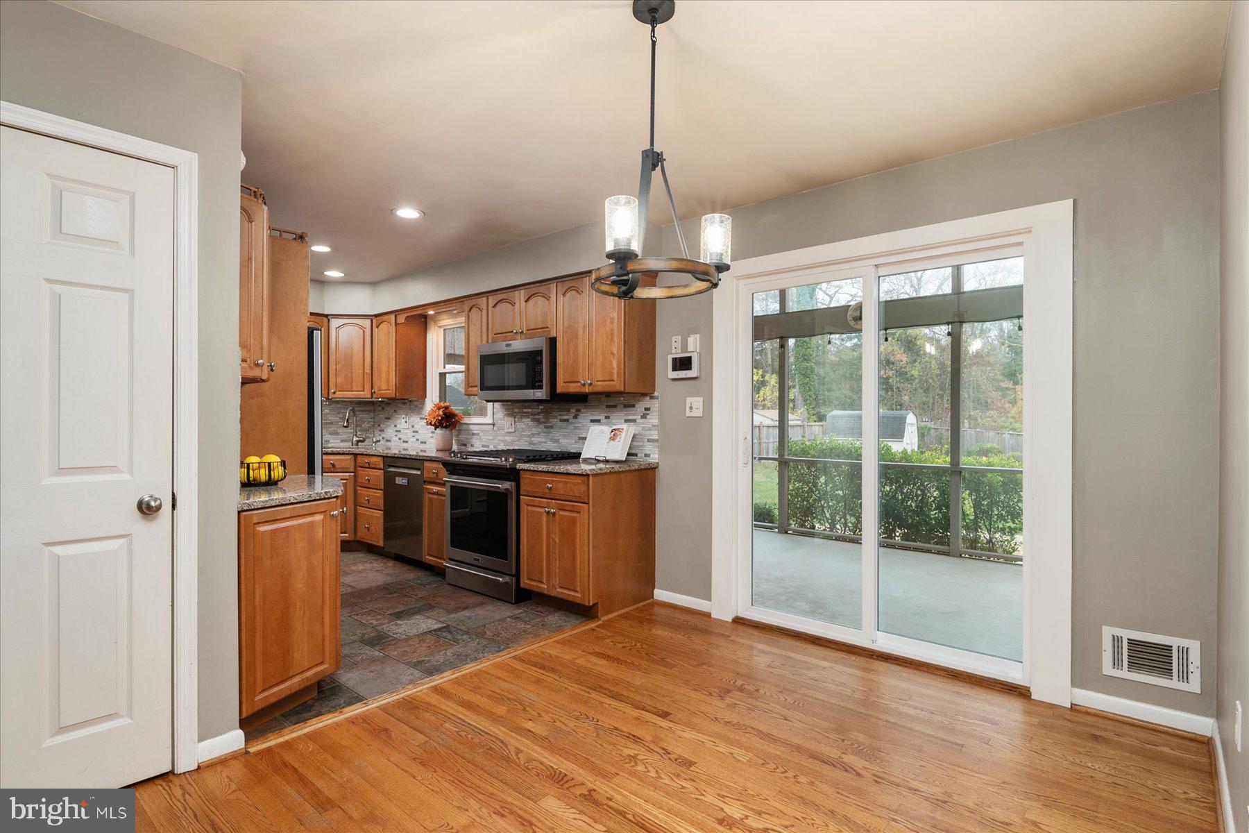1180 Claire Rd