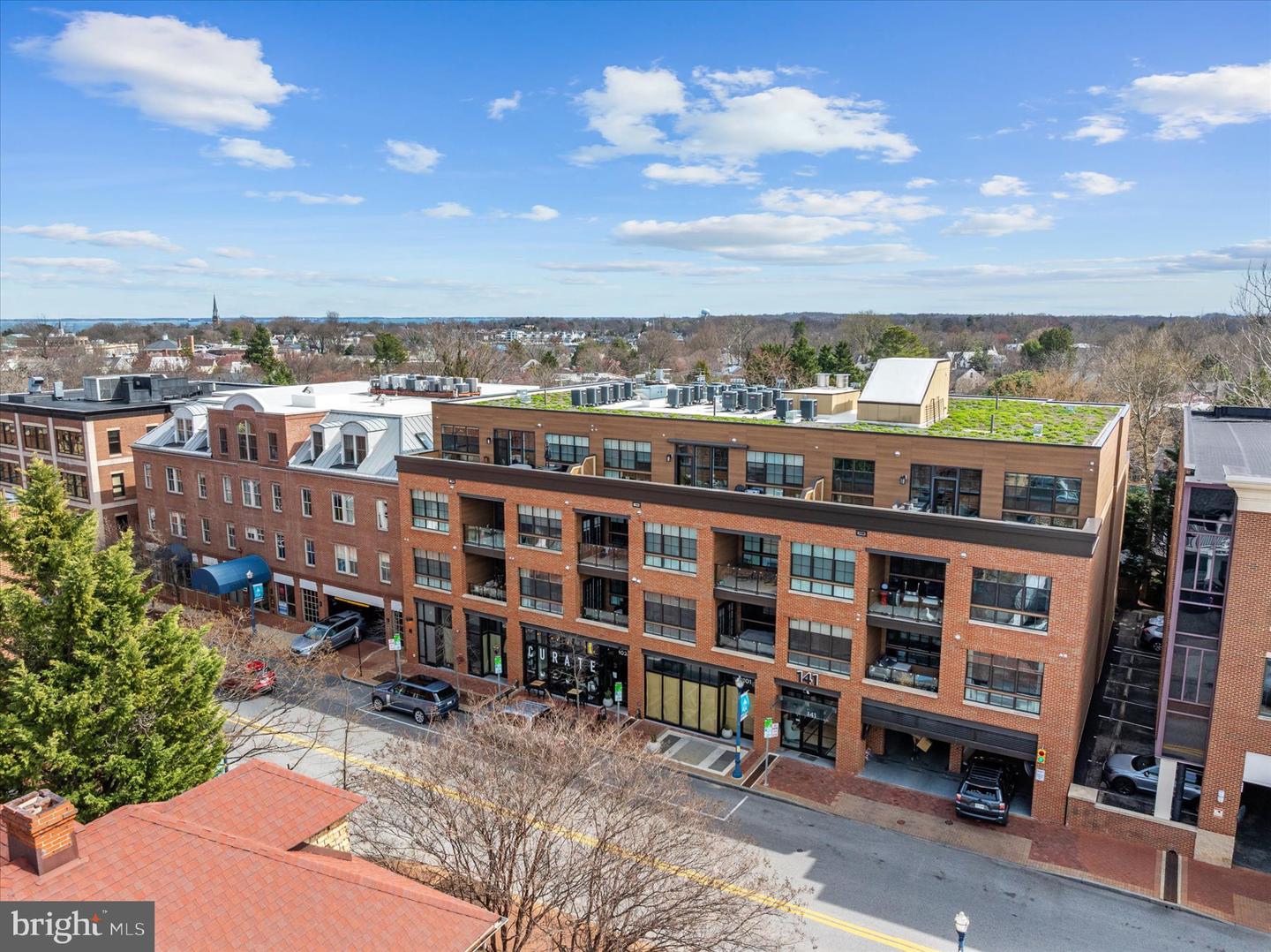 141 West St #206