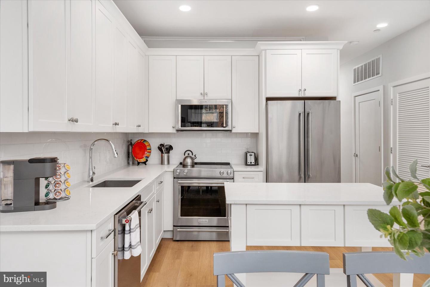 141 West St #206