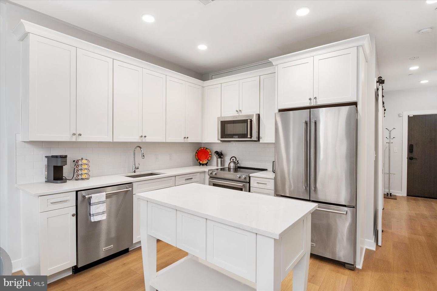141 West St #206