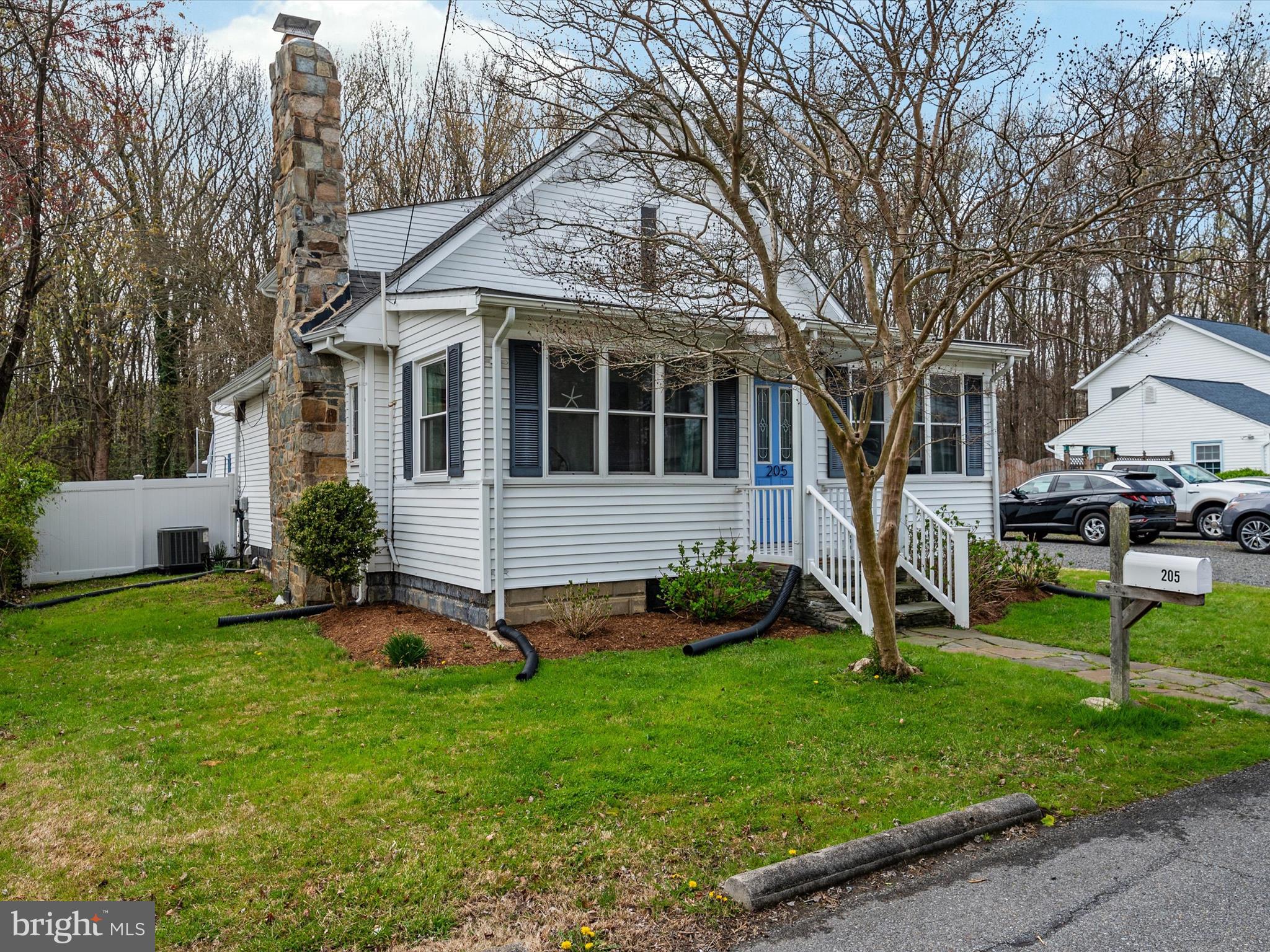 205 Arunah Ave