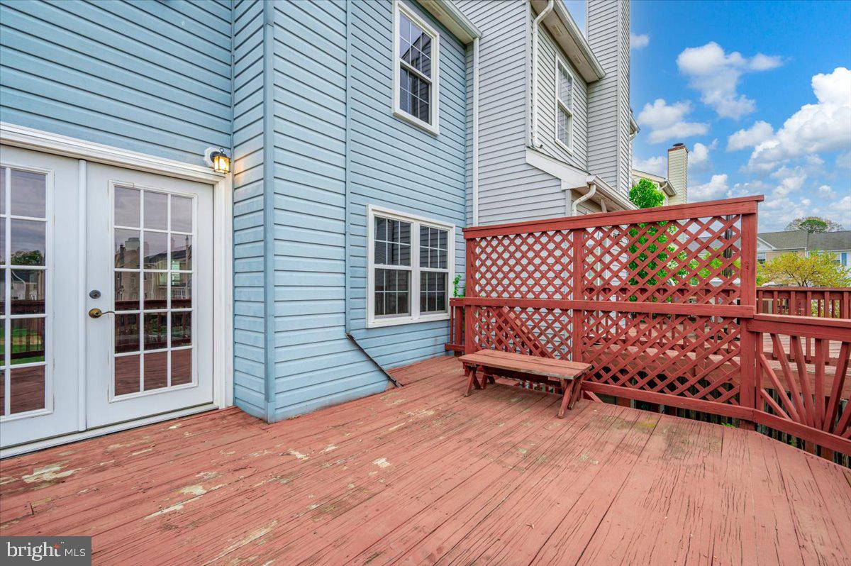 201 Pinecove Ave