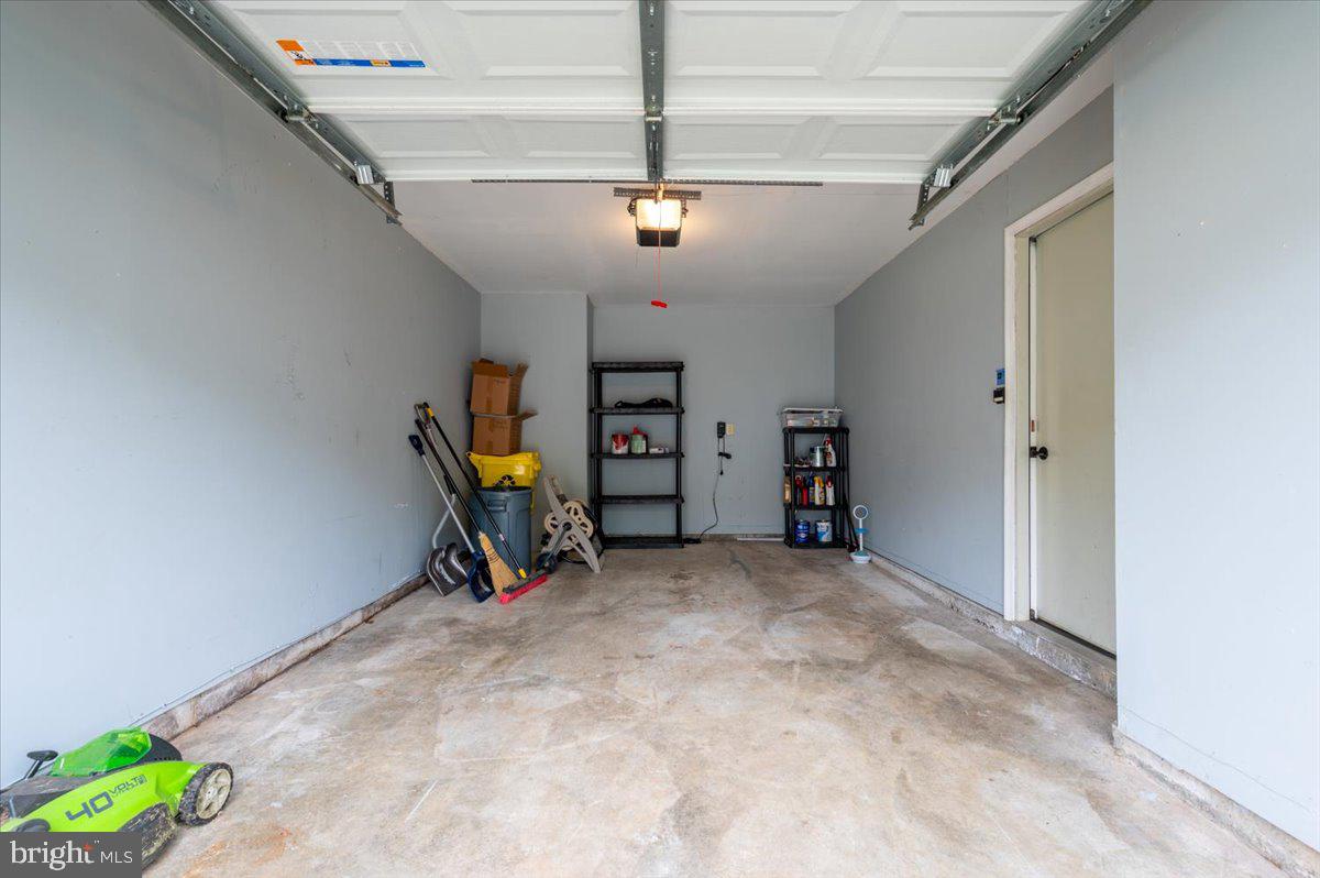 201 Pinecove Ave