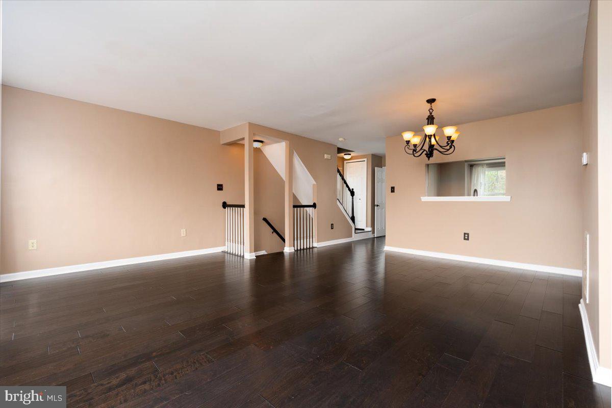 201 Pinecove Ave
