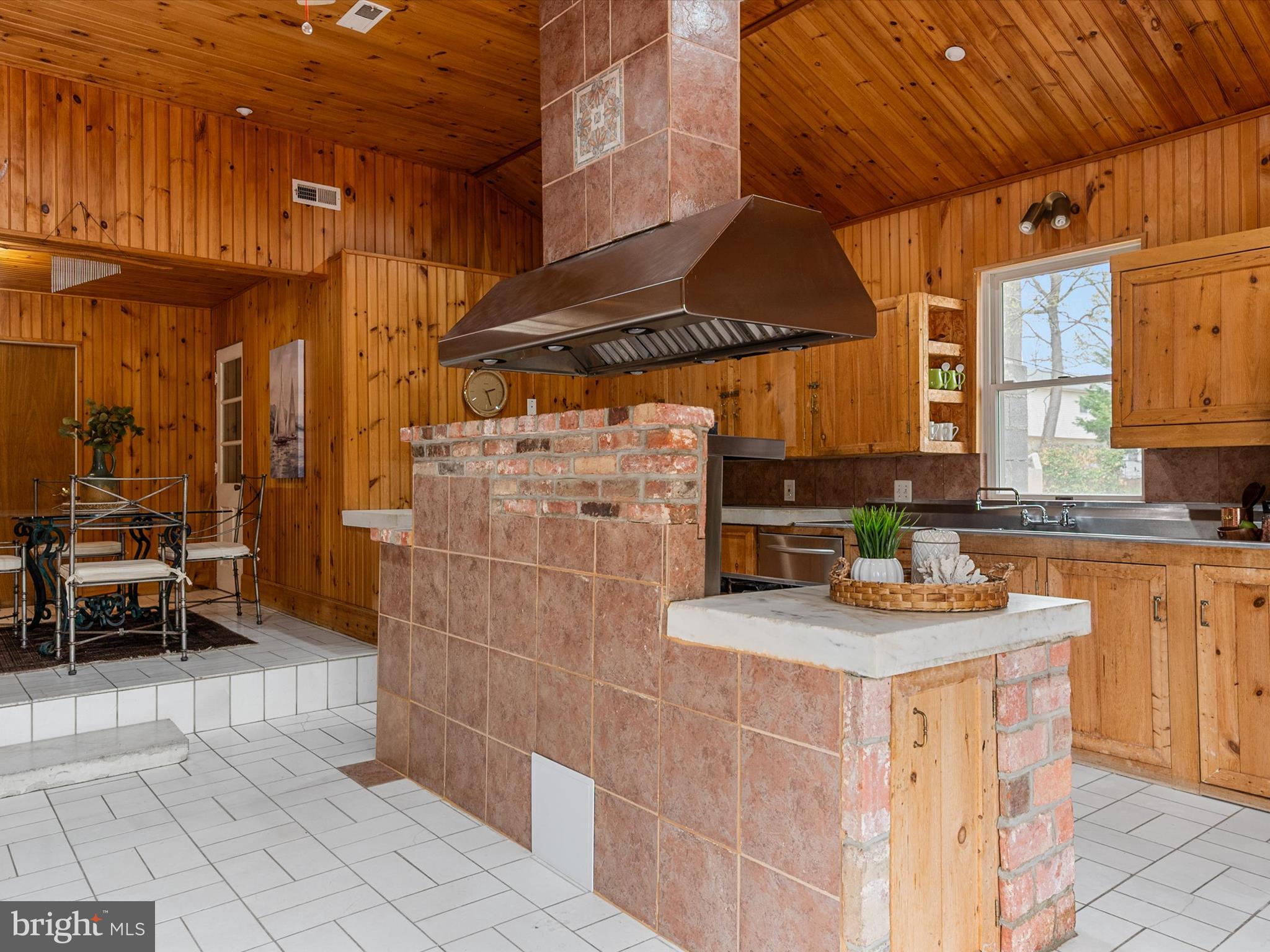 6561 Shady Side Rd