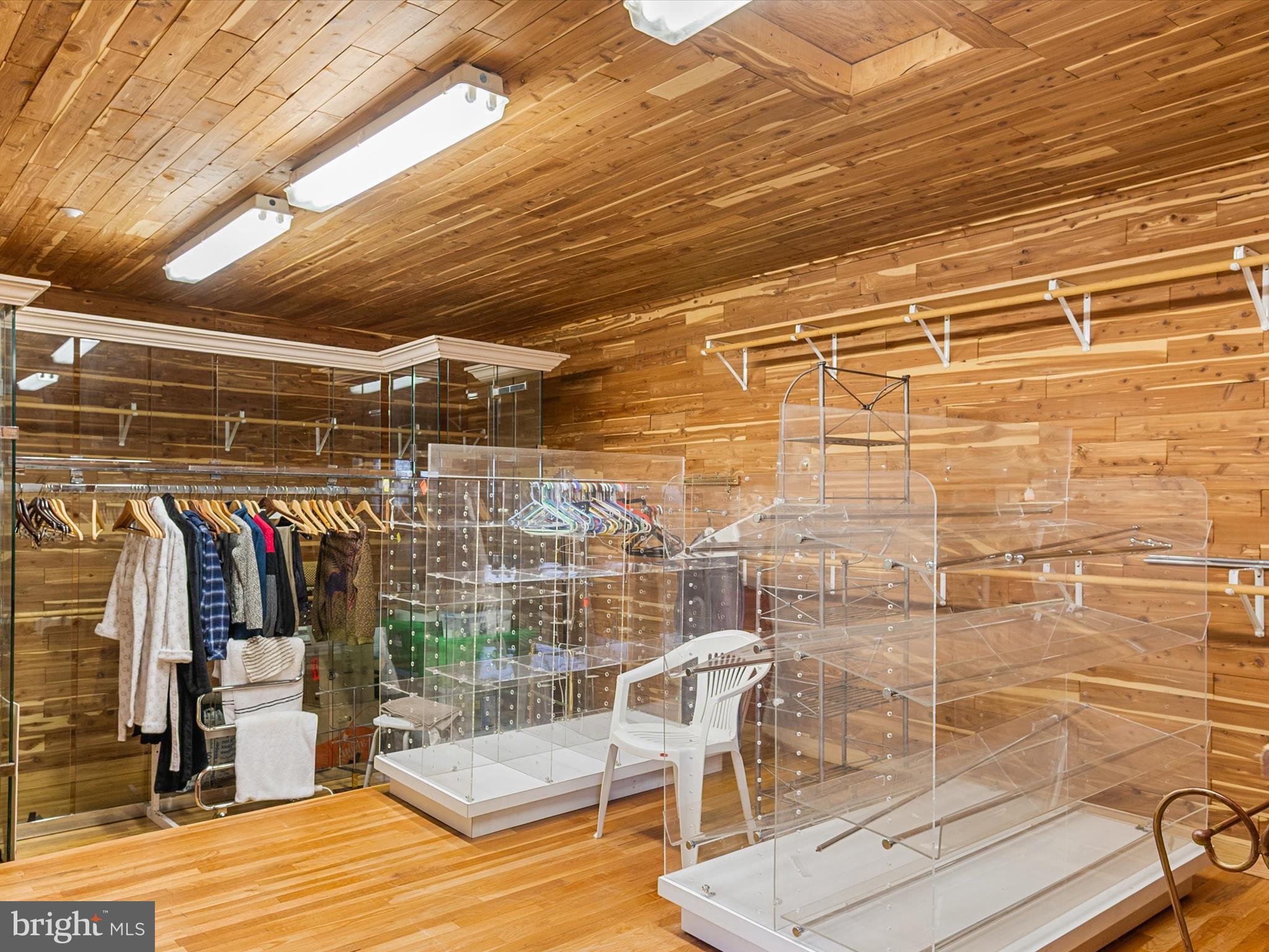 6561 Shady Side Rd