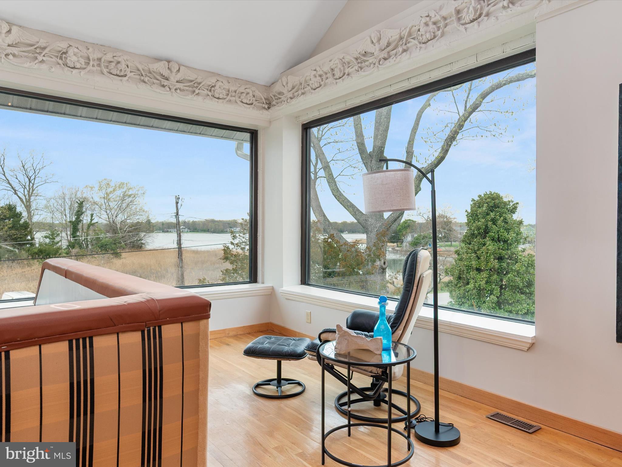 6561 Shady Side Rd
