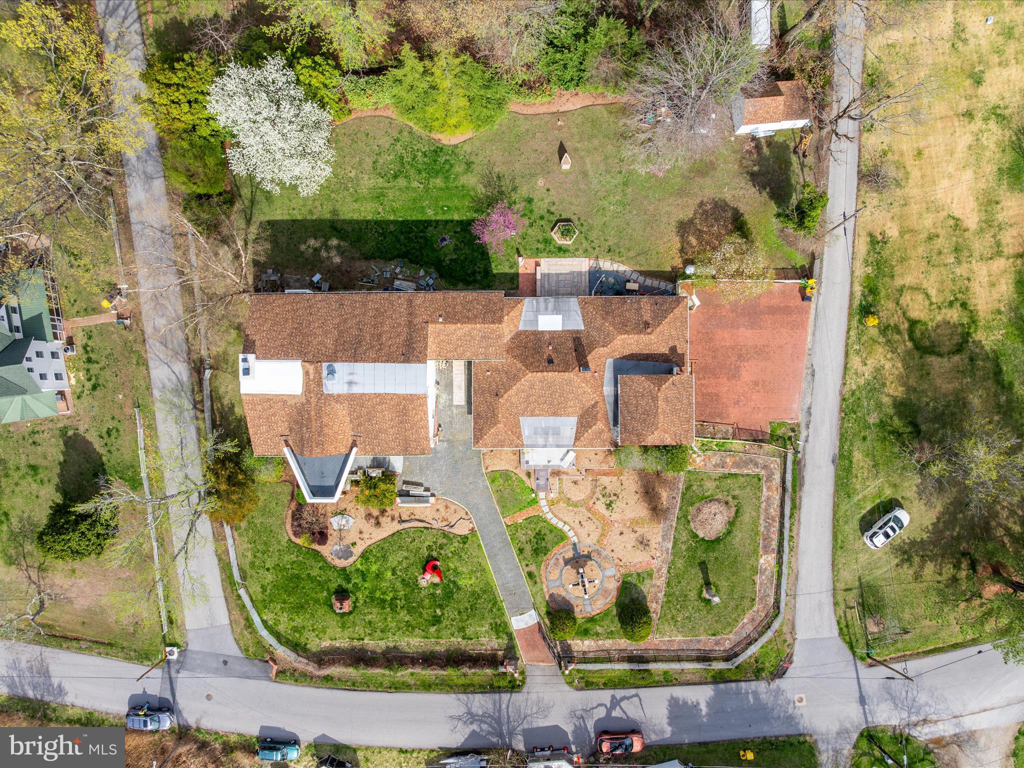 6561 Shady Side Rd