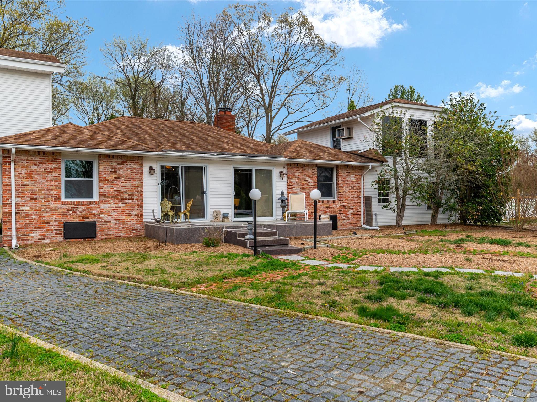 6561 Shady Side Rd