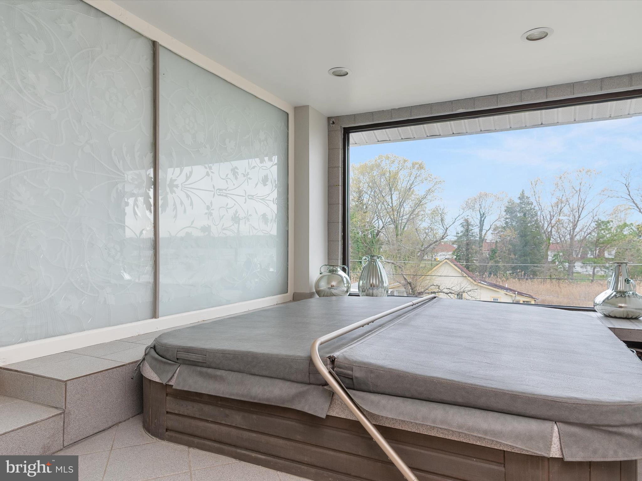 6561 Shady Side Rd
