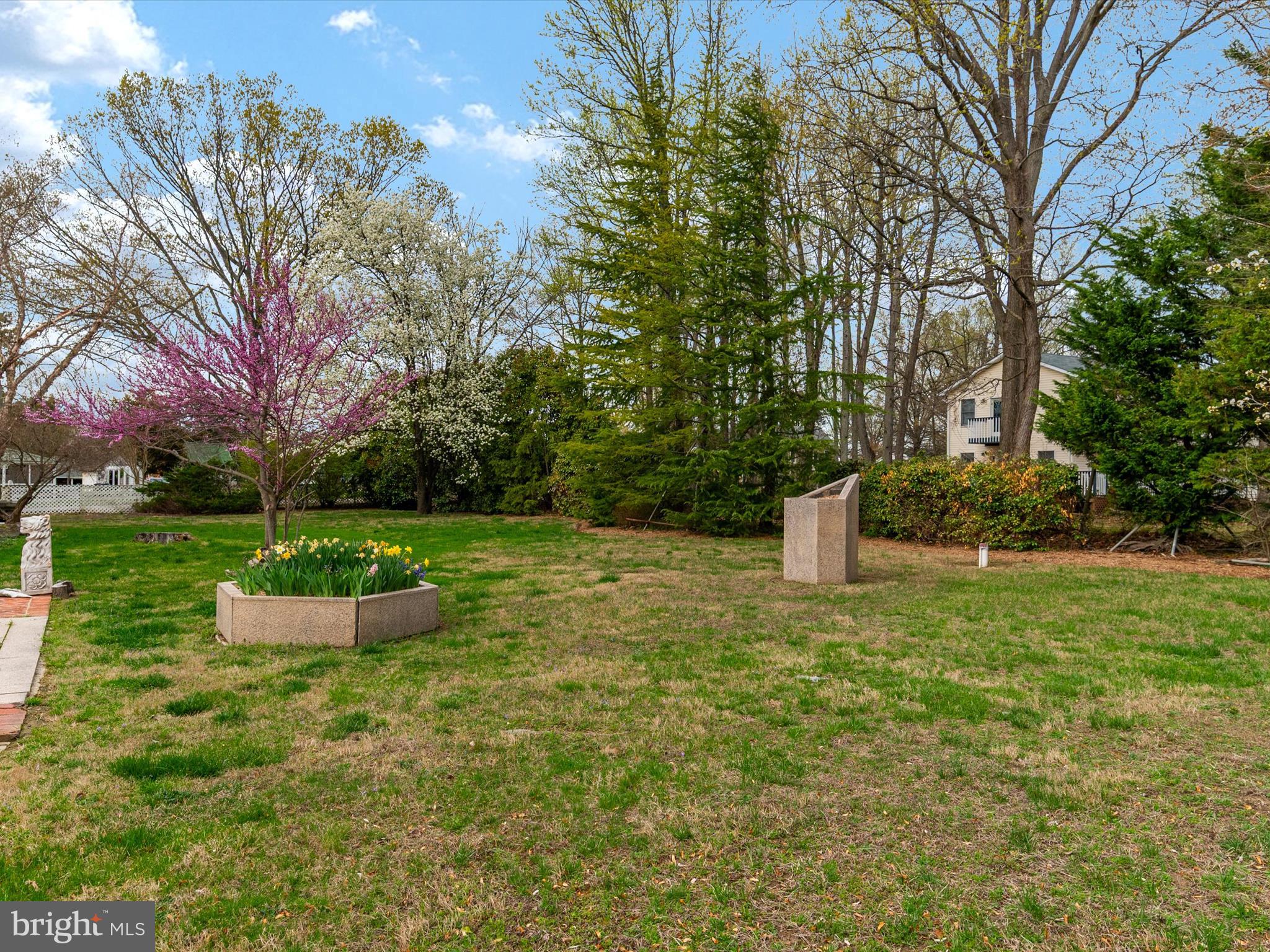 6561 Shady Side Rd