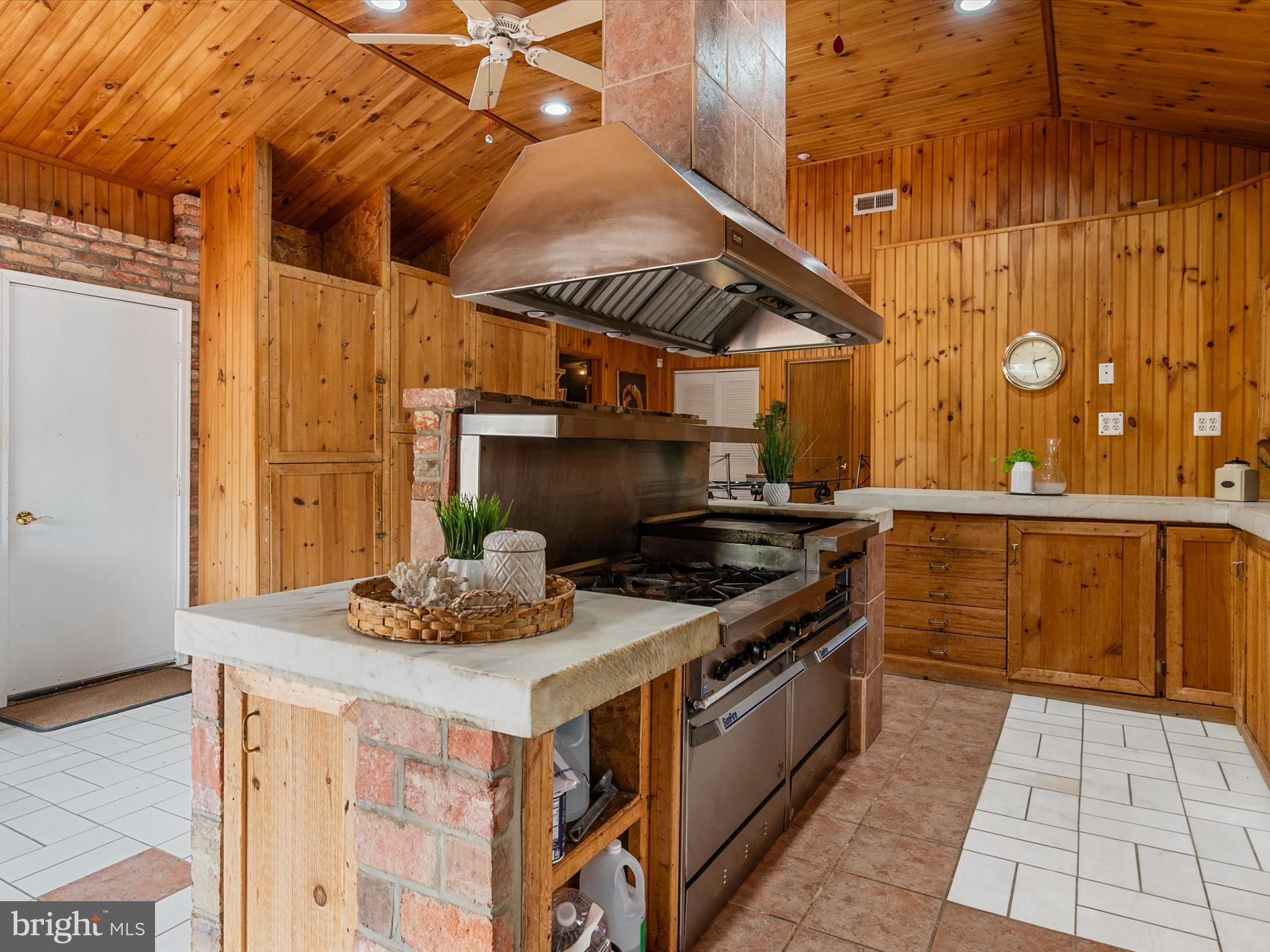 6561 Shady Side Rd