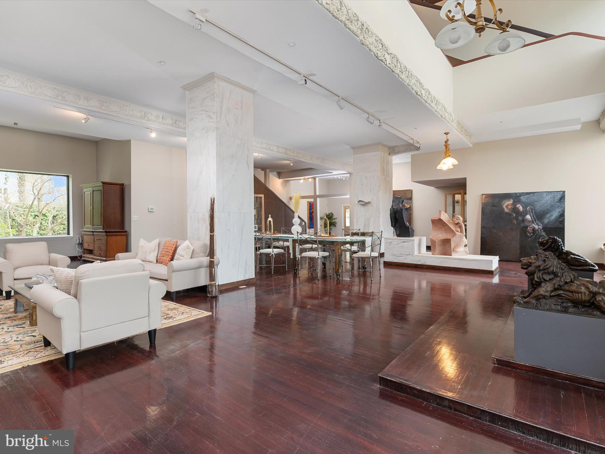 6561 Shady Side Rd