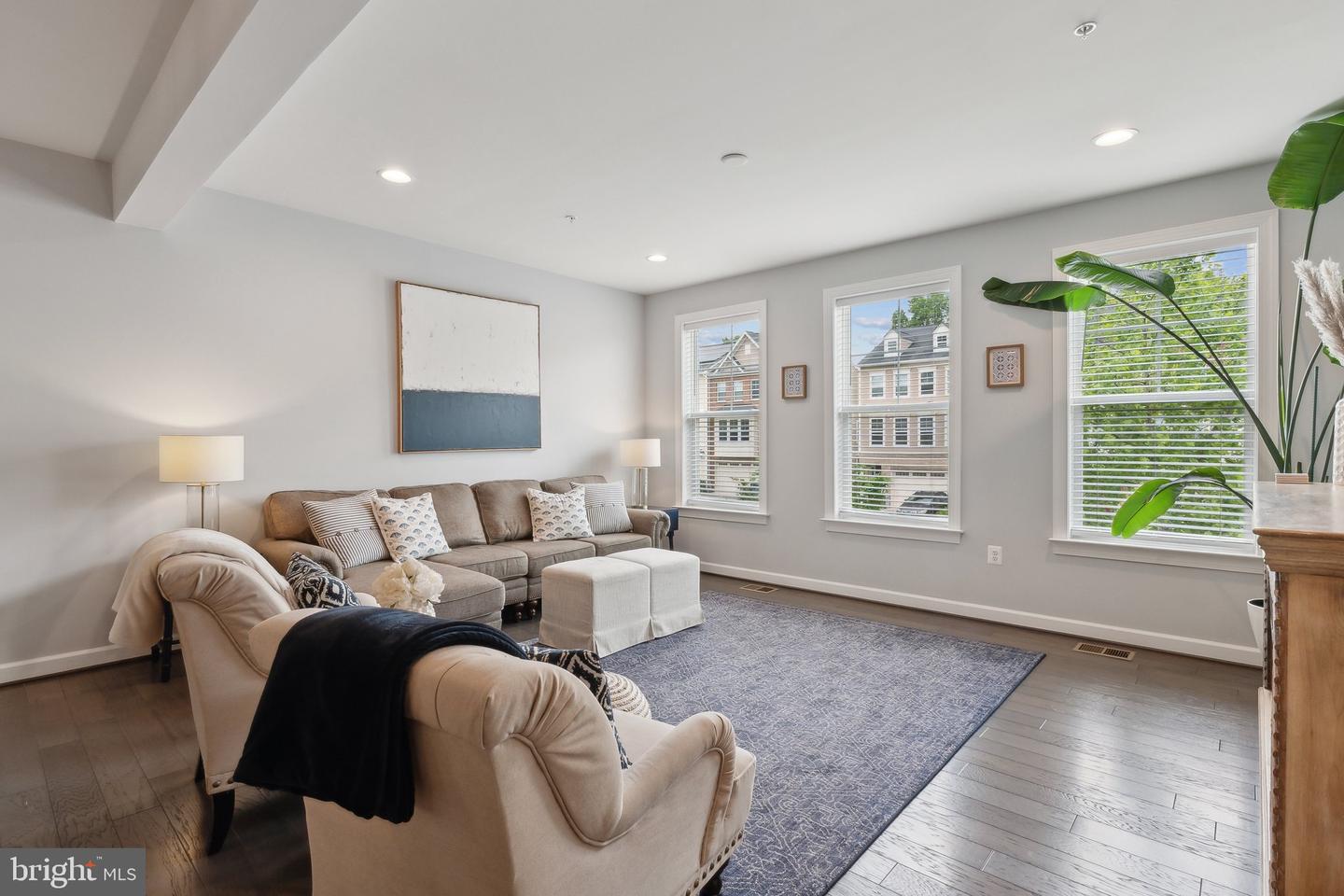 29 Enclave Ct