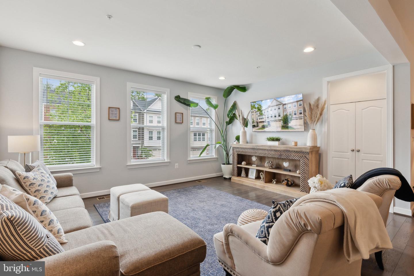 29 Enclave Ct