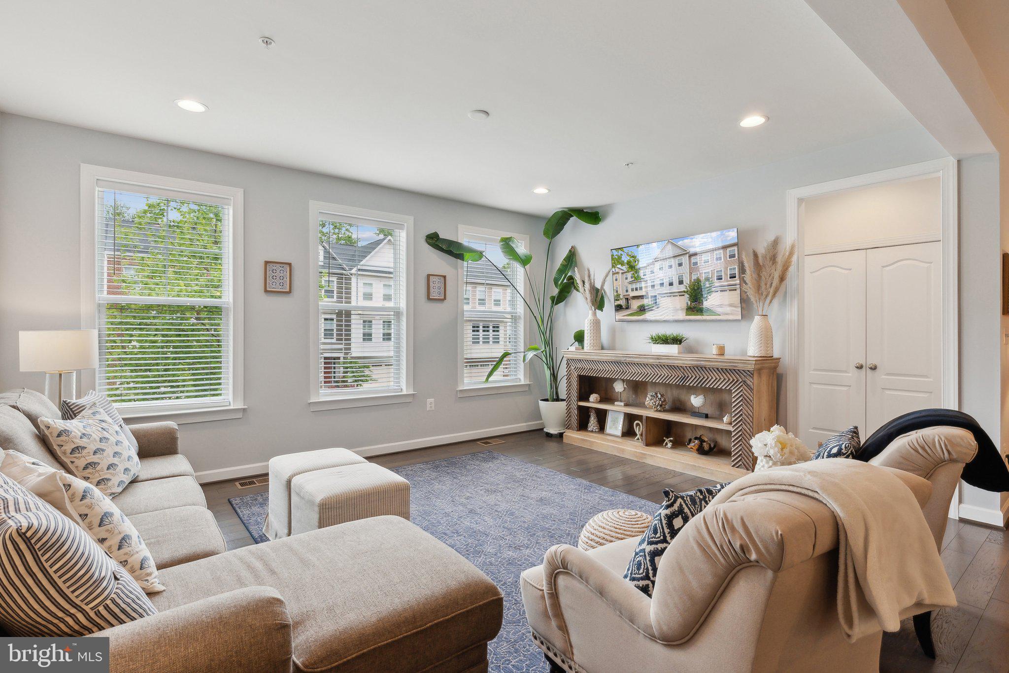 29 Enclave Ct