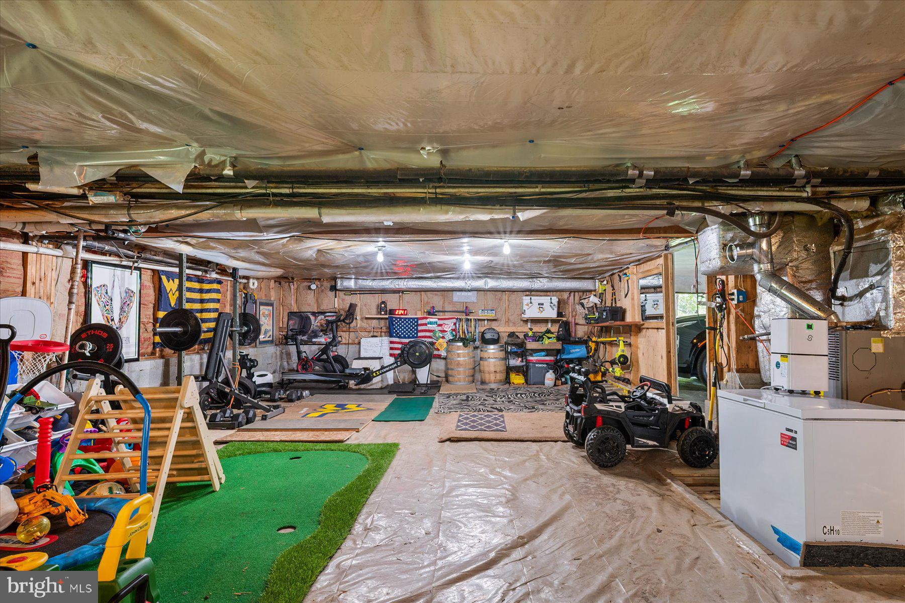 2710 Parkview Dr