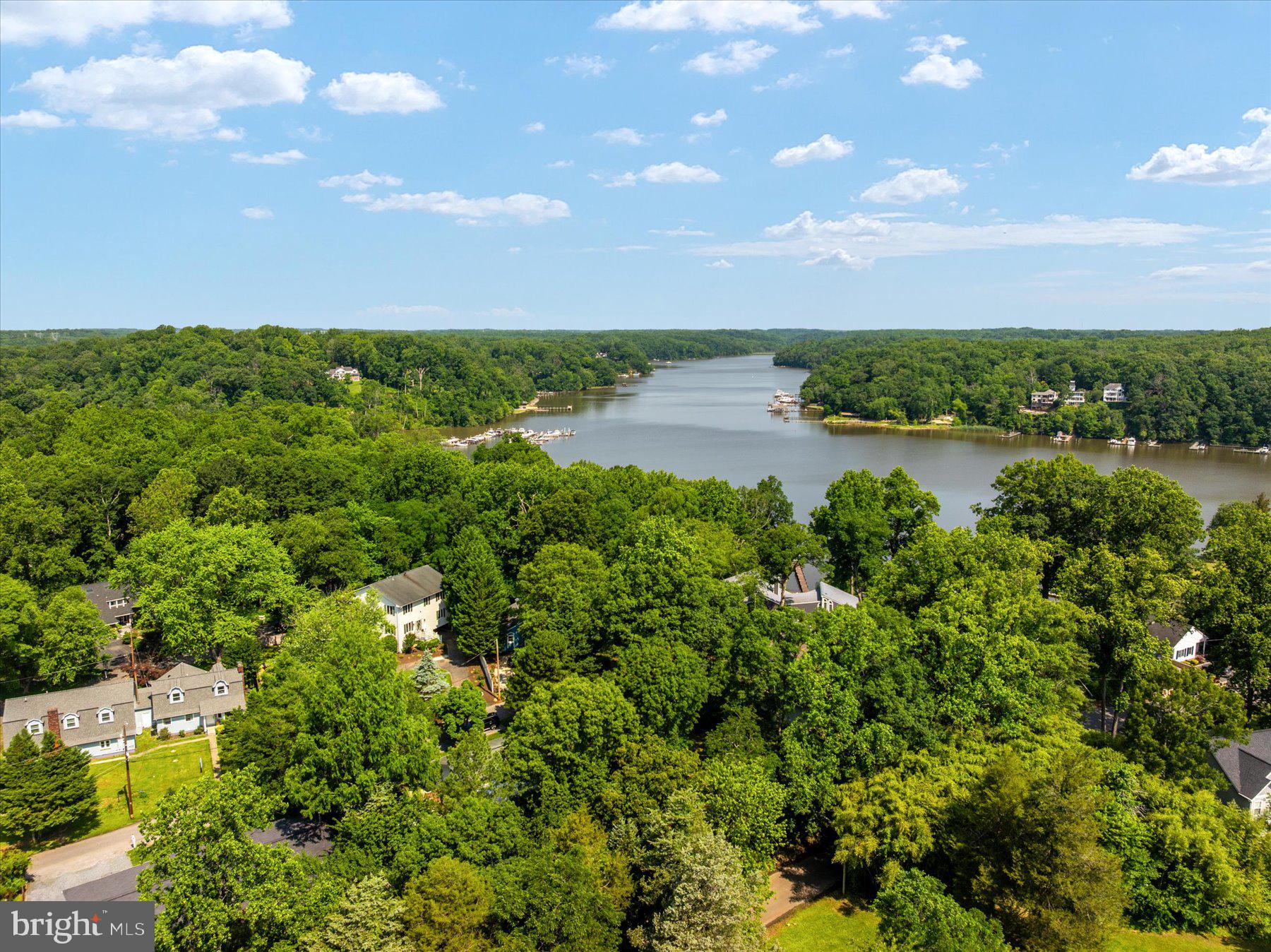 2710 Parkview Dr