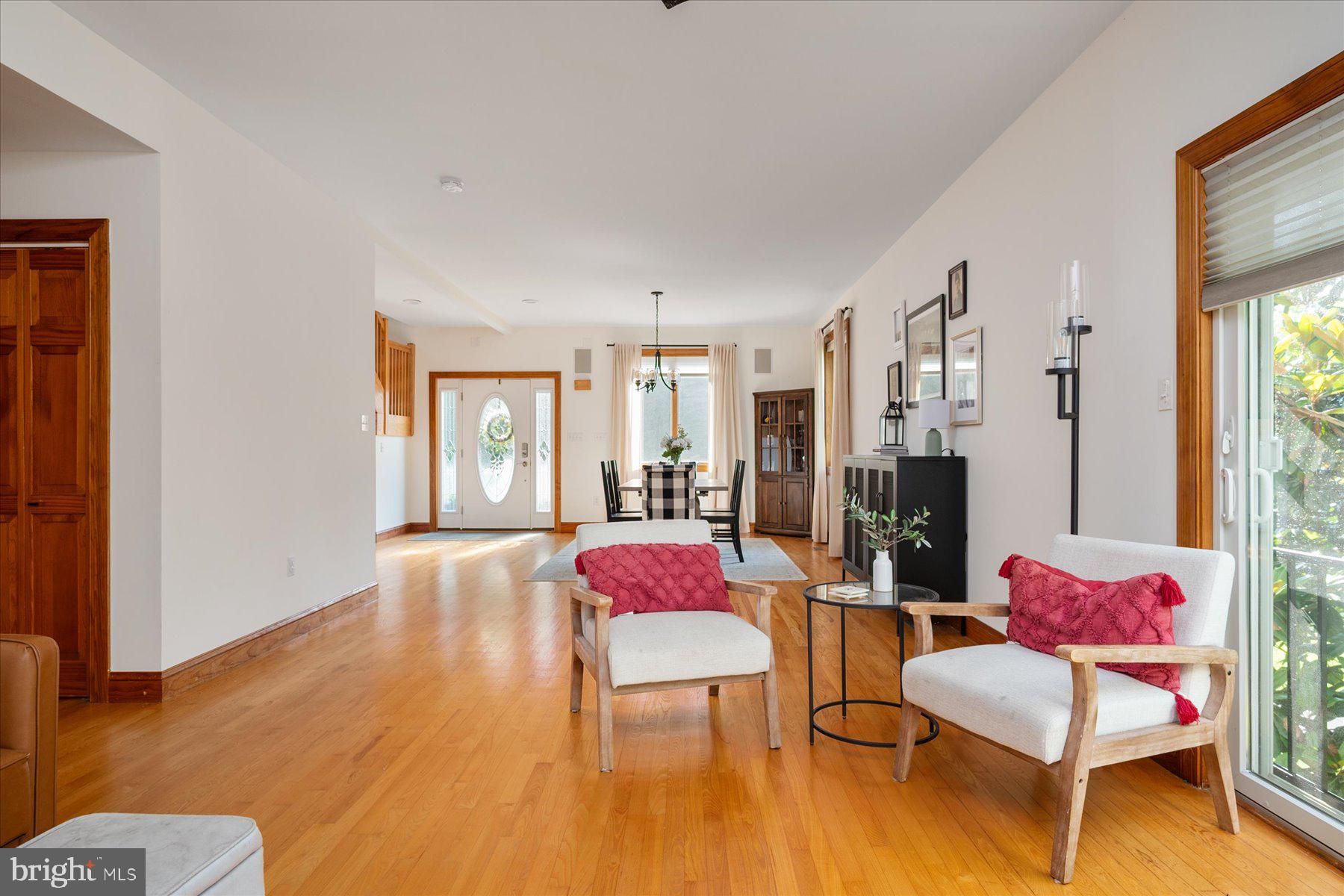 2710 Parkview Dr