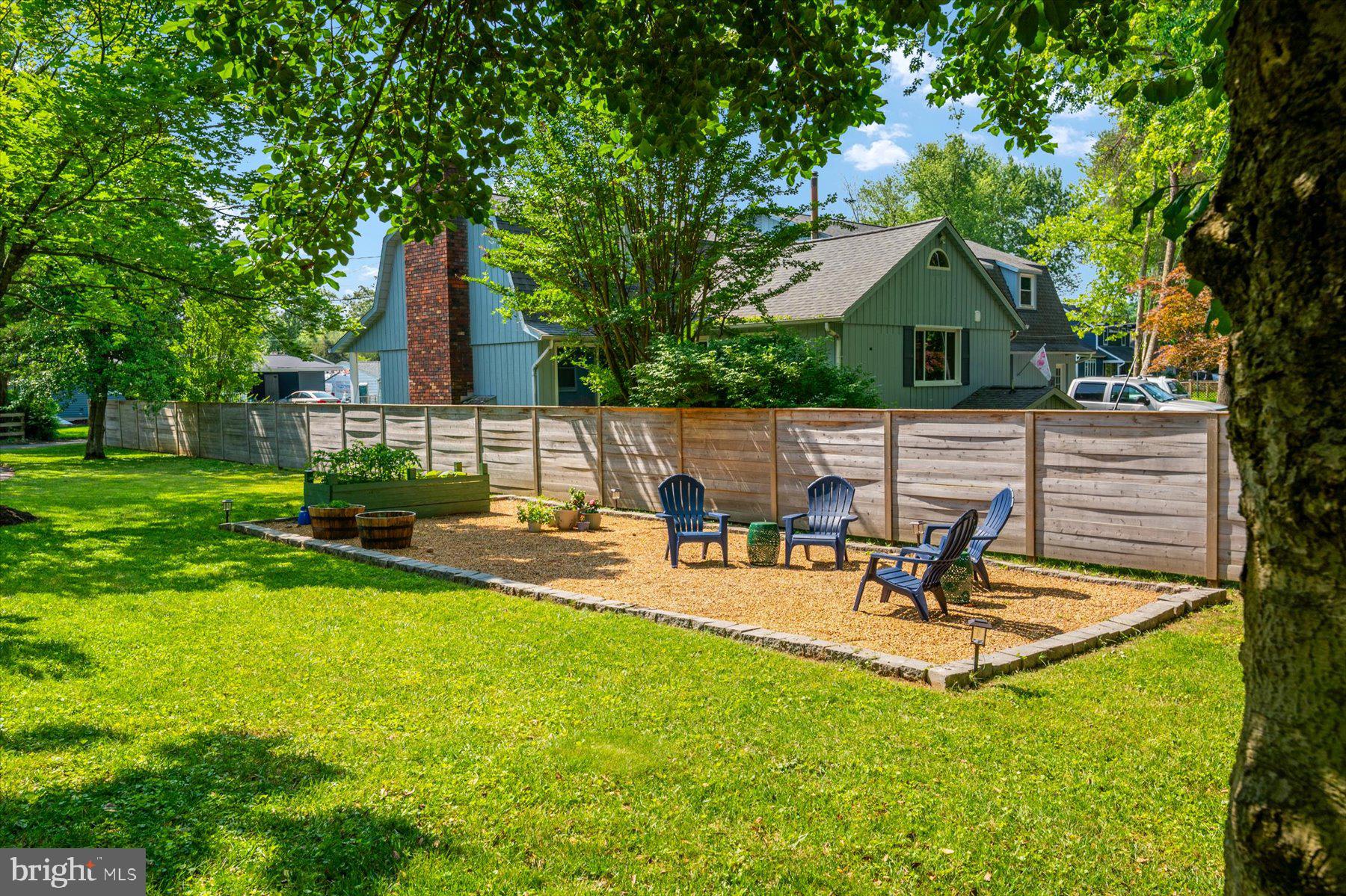 2710 Parkview Dr