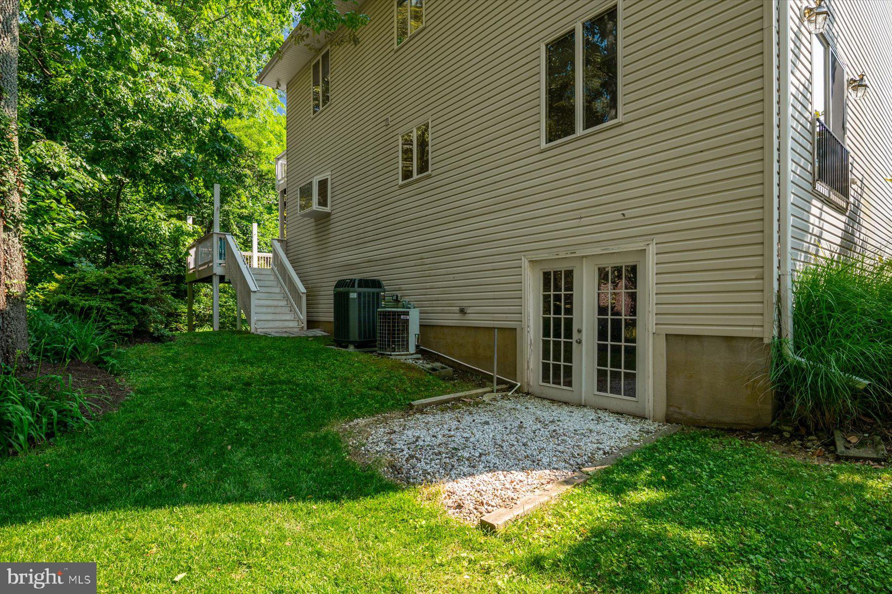2710 Parkview Dr
