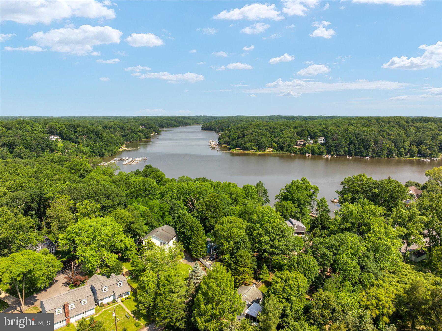 2710 Parkview Dr